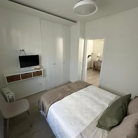 Hébergement de vacances Casa Recièn Reformada Con Jardin Y Piscina Privada