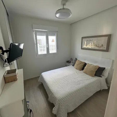 Casa Recièn Reformada Con Jardin Y Piscina Privada *