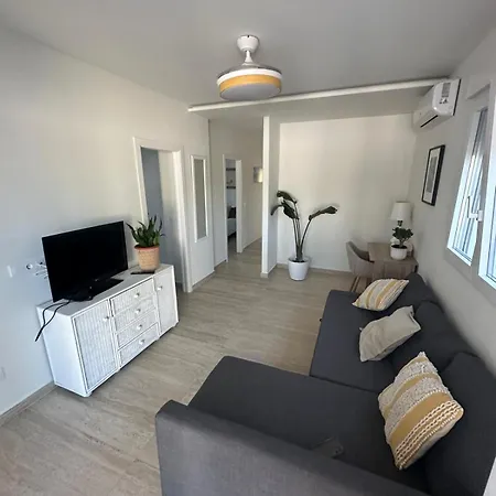 Hébergement de vacances Casa Recièn Reformada Con Jardin Y Piscina Privada Oliva